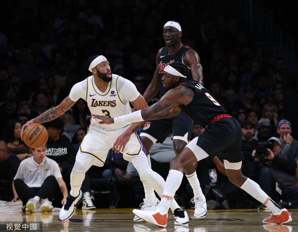 球迷们将期 球迷们将期